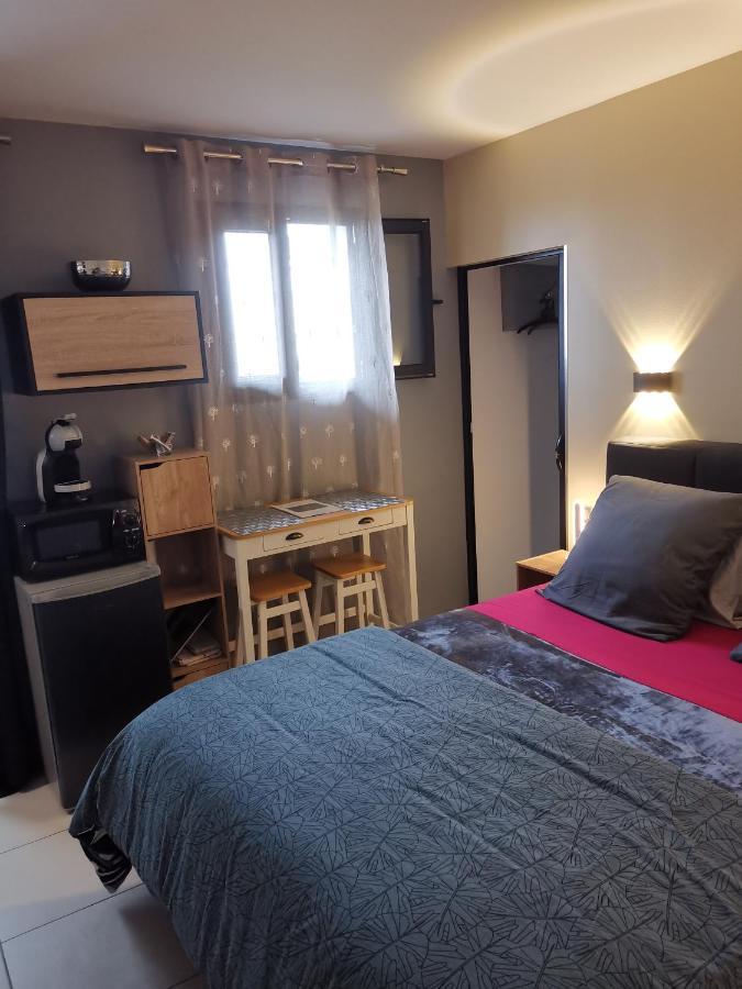 Hostal 170 Room 15 Service Appartement Le Tampon Zewnętrze zdjęcie